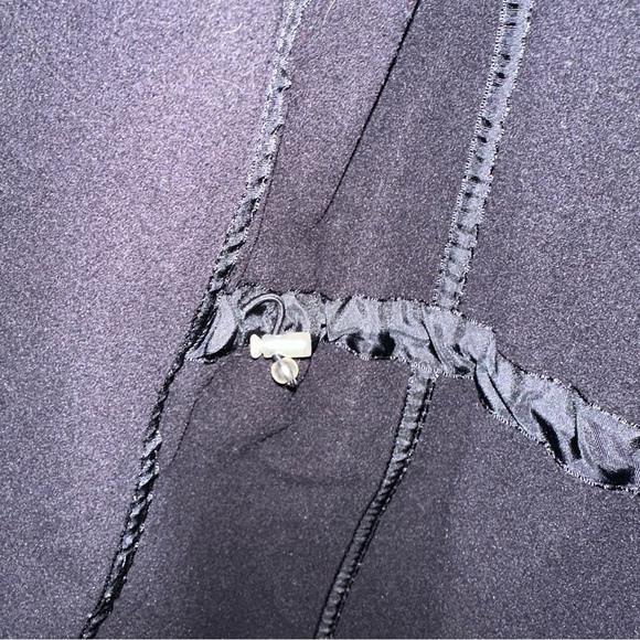 Lululemon Après Yoga Black & White Polkadot Rain Jacket - Picture 7 of 7